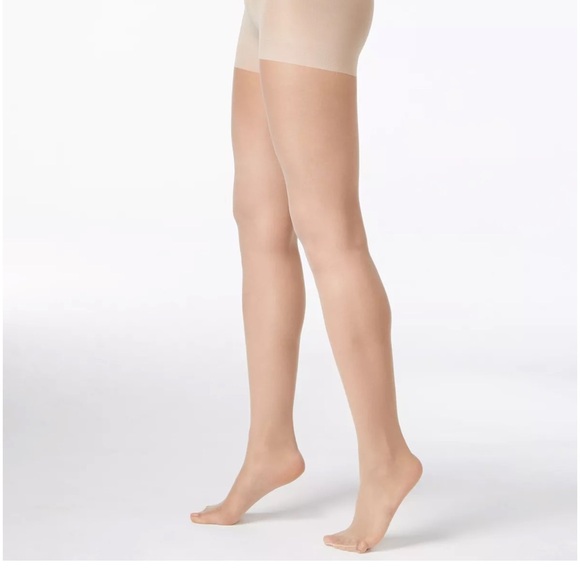 Hanes
Silk Reflections Control Top Sheer Toe Pantyhose 6pk size AB - Picture 2 of 3